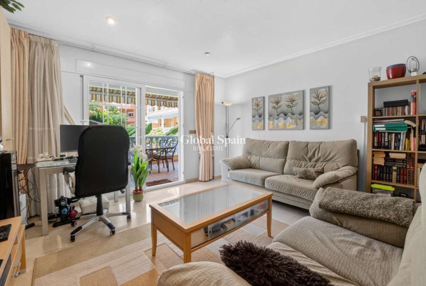 Wiederverkauf - WOHNUNG -
CABO ROIG - Costa Blanca
