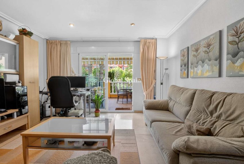 Wiederverkauf - WOHNUNG -
CABO ROIG - Costa Blanca