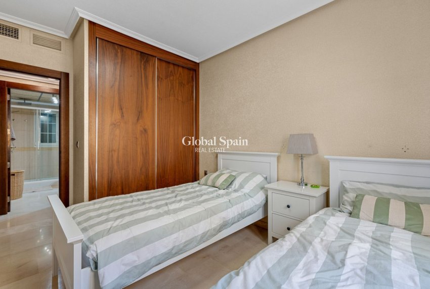 Wiederverkauf - WOHNUNG -
CABO ROIG - Costa Blanca