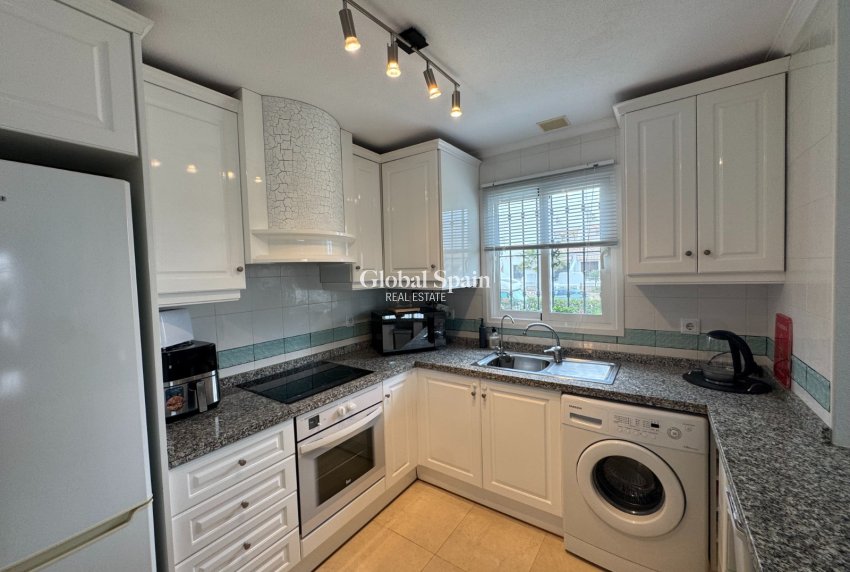 Wiederverkauf - WOHNUNG -
CAMPOAMOR - Costa Blanca