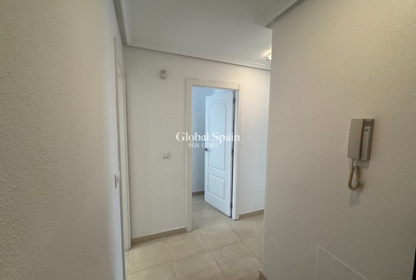 Wiederverkauf - WOHNUNG -
CAMPOAMOR - Costa Blanca