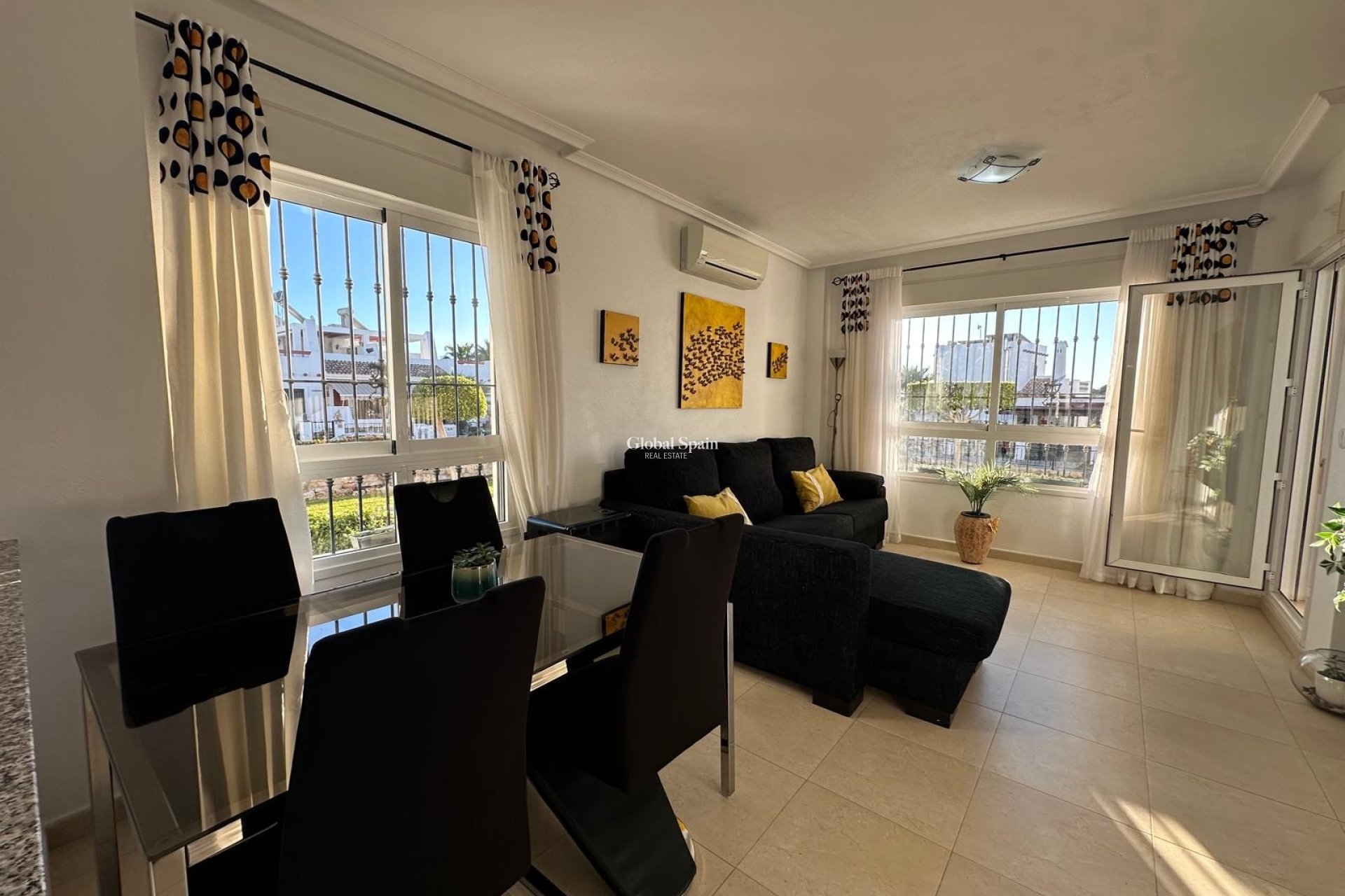 Wiederverkauf - WOHNUNG -
CAMPOAMOR - Costa Blanca