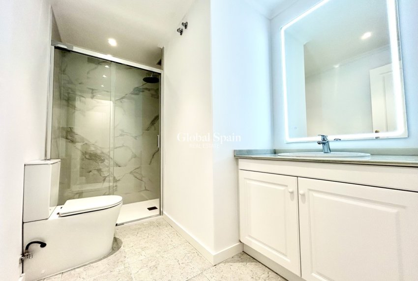 Wiederverkauf - WOHNUNG -
CAMPOAMOR - Costa Blanca