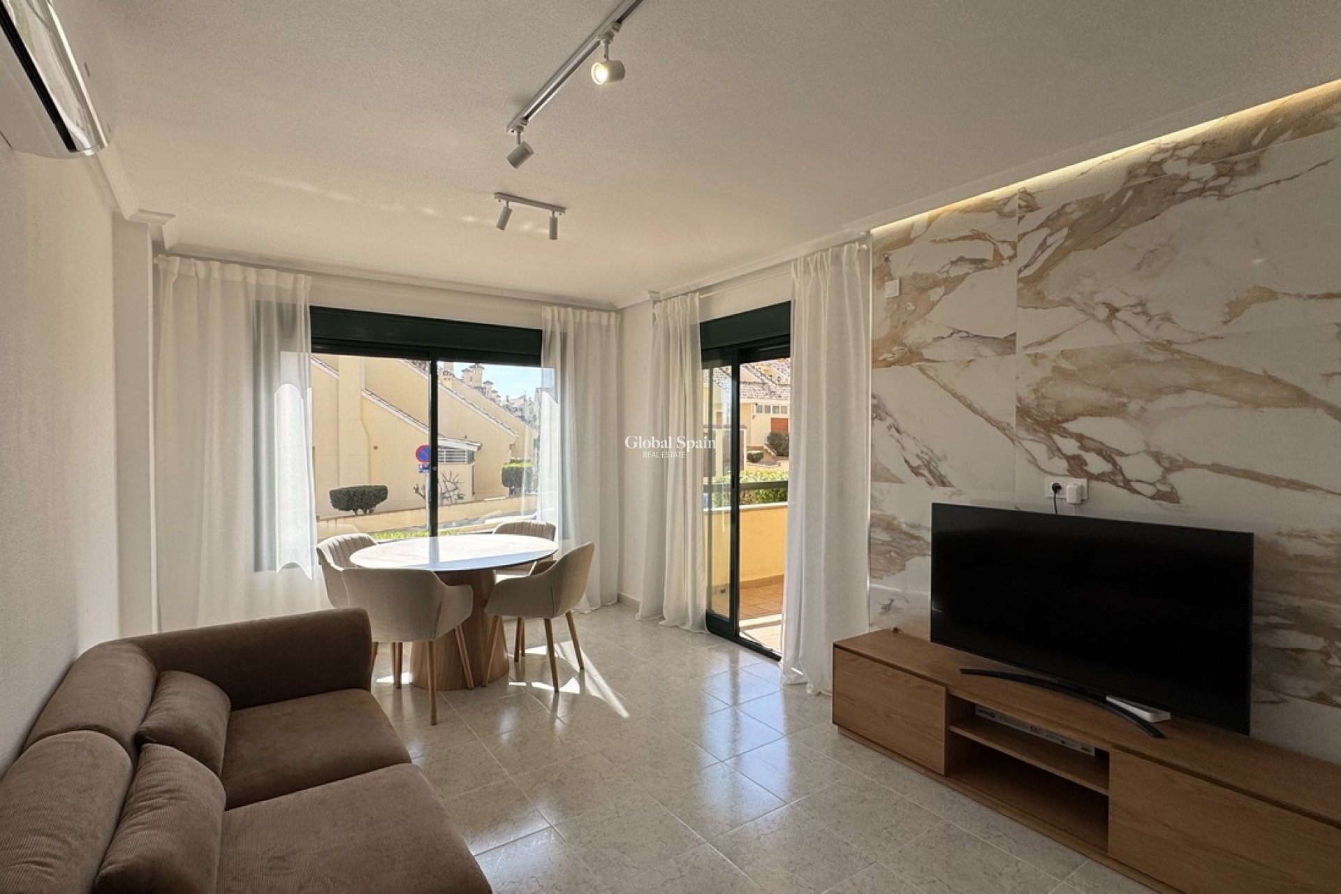 Wiederverkauf - WOHNUNG -
CAMPOAMOR - Costa Blanca