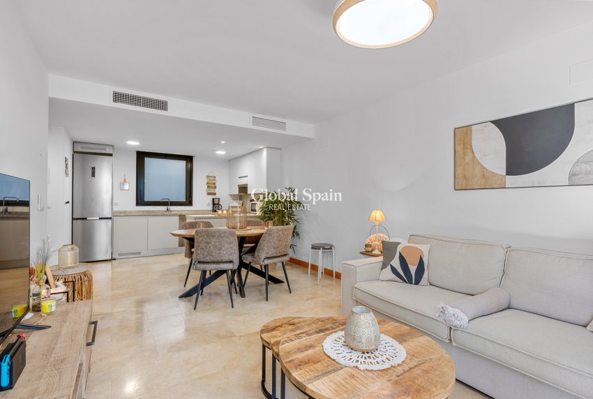 Wiederverkauf - WOHNUNG -
CAMPOAMOR - Costa Blanca