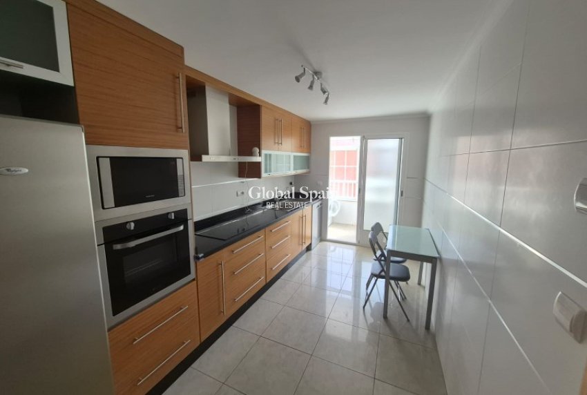 Wiederverkauf - WOHNUNG -
CREVILLENTE - Inland