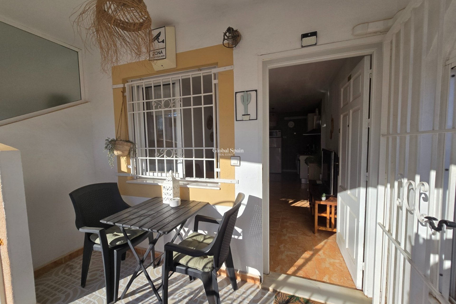 Wiederverkauf - Wohnung - Dachgeschosswohnung -
TORREVIEJA - El limonar