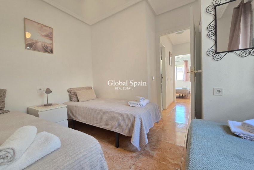 Wiederverkauf - Wohnung - Dachgeschosswohnung -
TORREVIEJA - El limonar