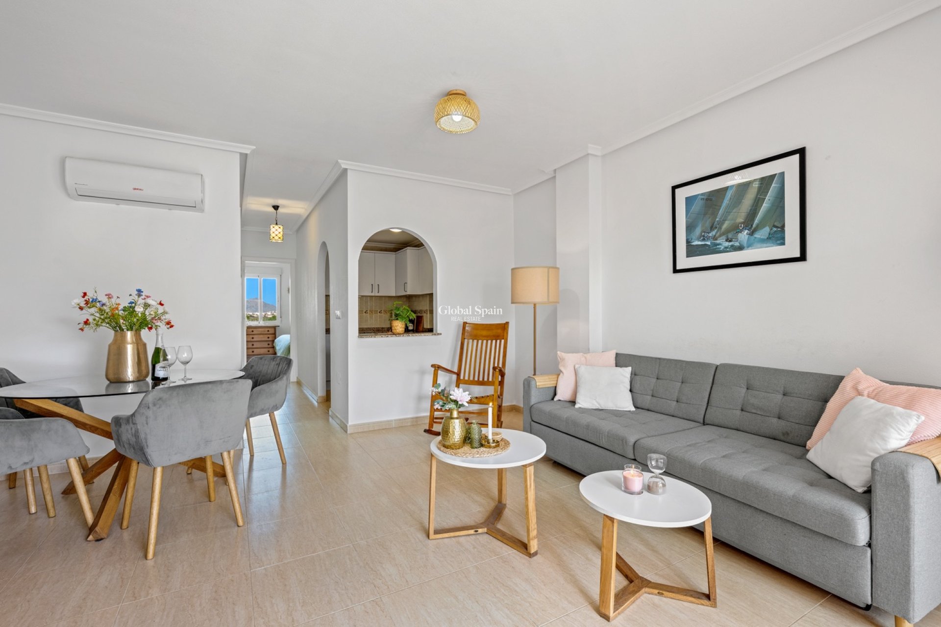 Wiederverkauf - WOHNUNG -
DAYA NUEVA - Costa Blanca South