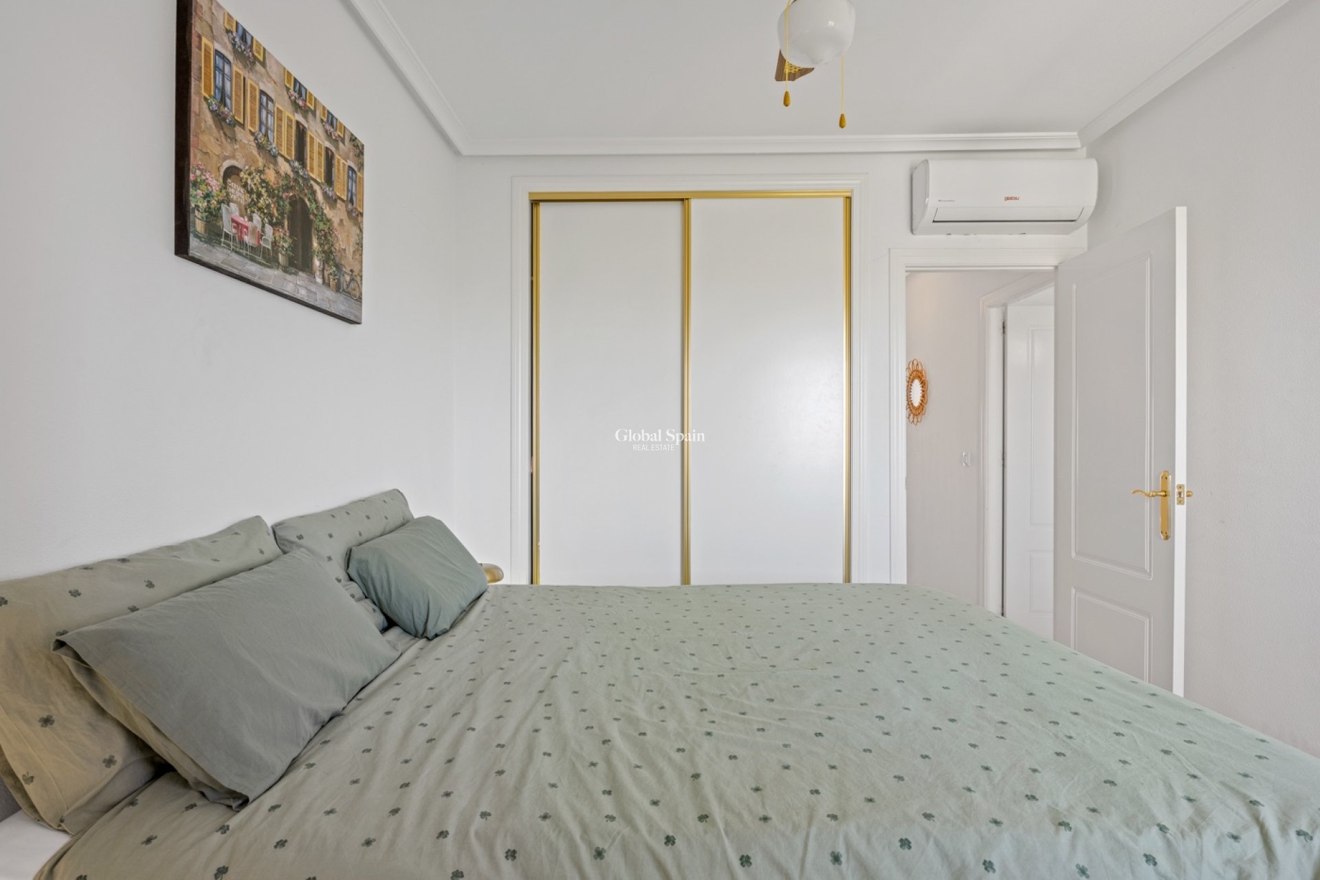 Wiederverkauf - WOHNUNG -
DAYA NUEVA - Costa Blanca South