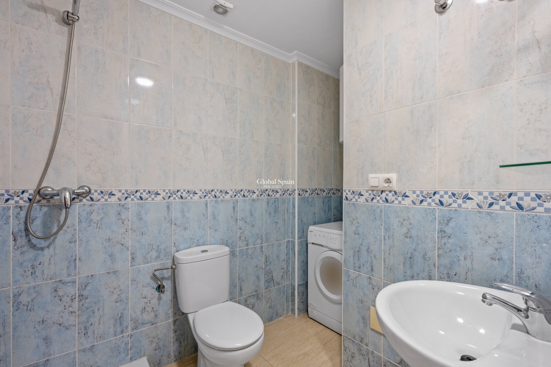 Wiederverkauf - WOHNUNG -
DAYA NUEVA - Costa Blanca South