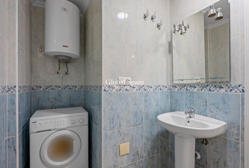 Wiederverkauf - WOHNUNG -
DAYA NUEVA - Costa Blanca South