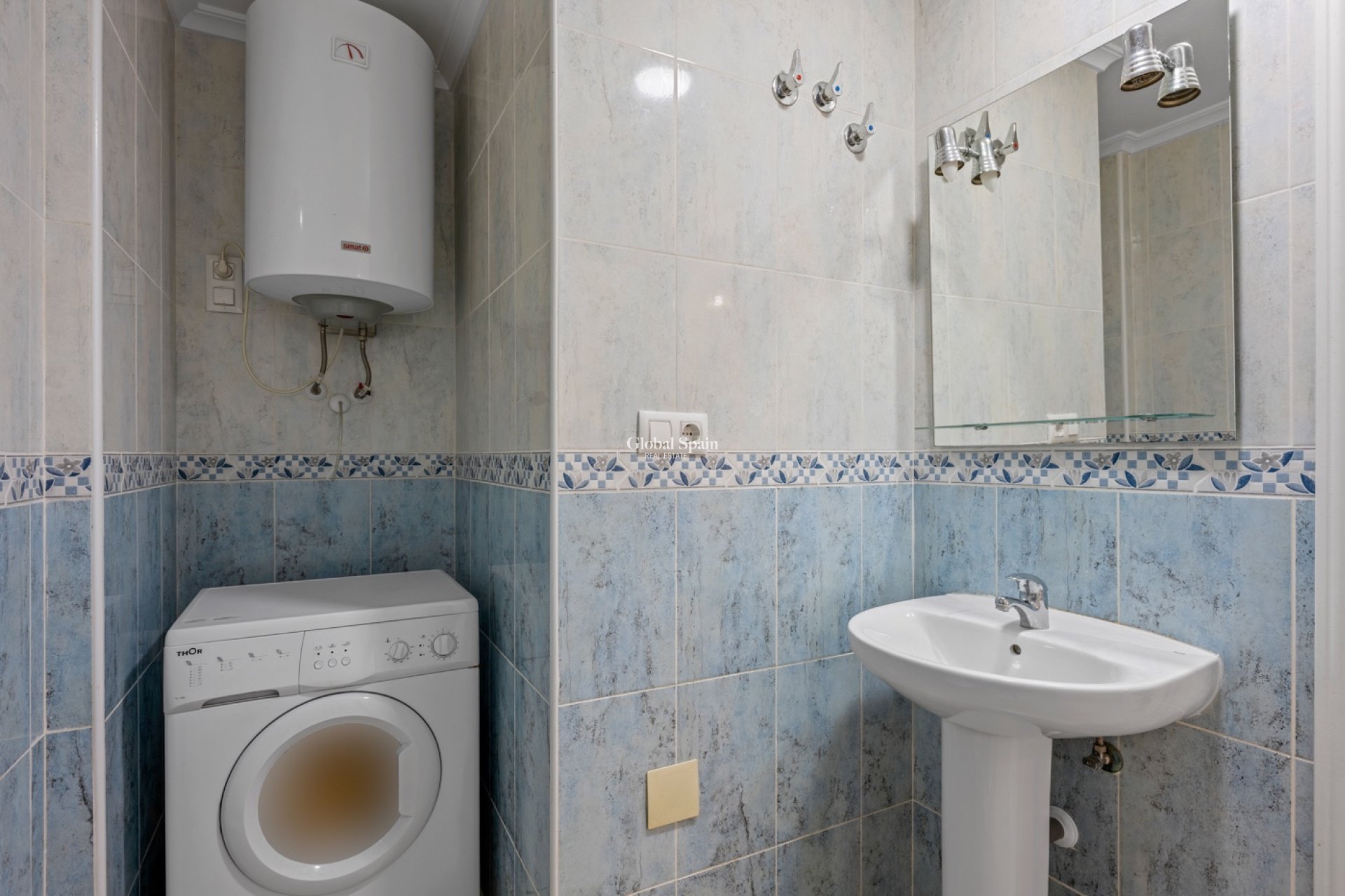 Wiederverkauf - WOHNUNG -
DAYA NUEVA - Costa Blanca South