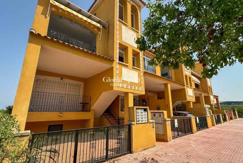 Wiederverkauf - WOHNUNG -
DAYA NUEVA - Costa Blanca Sur