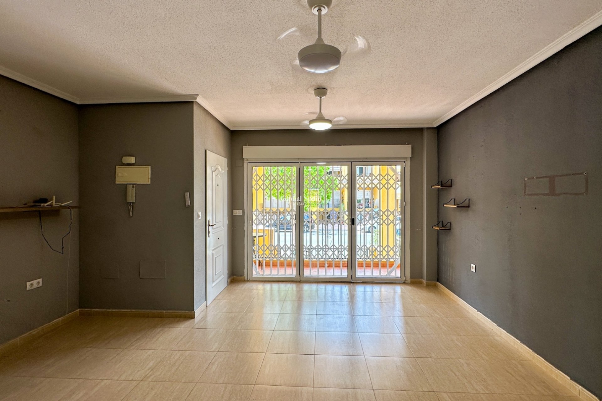 Wiederverkauf - WOHNUNG -
DAYA NUEVA - Costa Blanca Sur