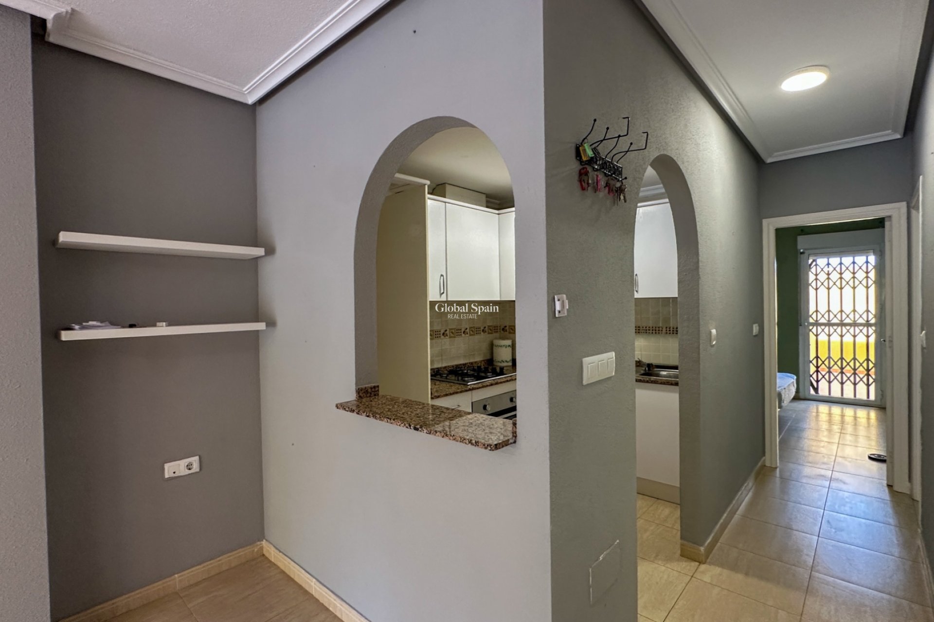 Wiederverkauf - WOHNUNG -
DAYA NUEVA - Costa Blanca Sur