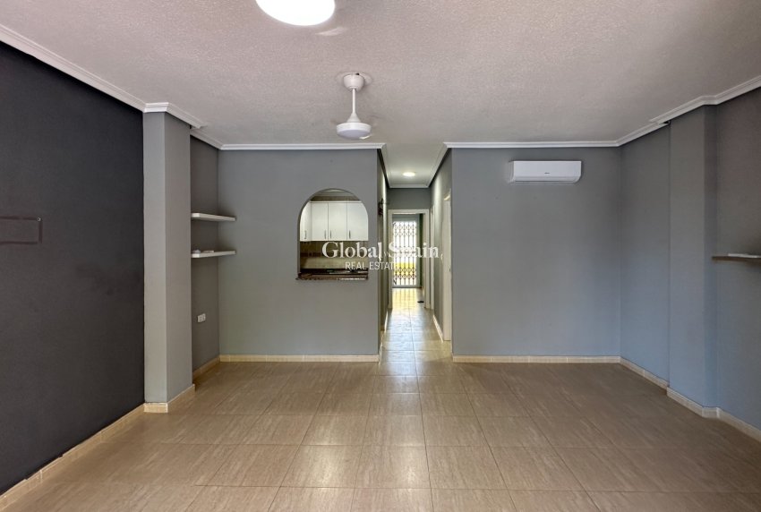 Wiederverkauf - WOHNUNG -
DAYA NUEVA - Costa Blanca Sur