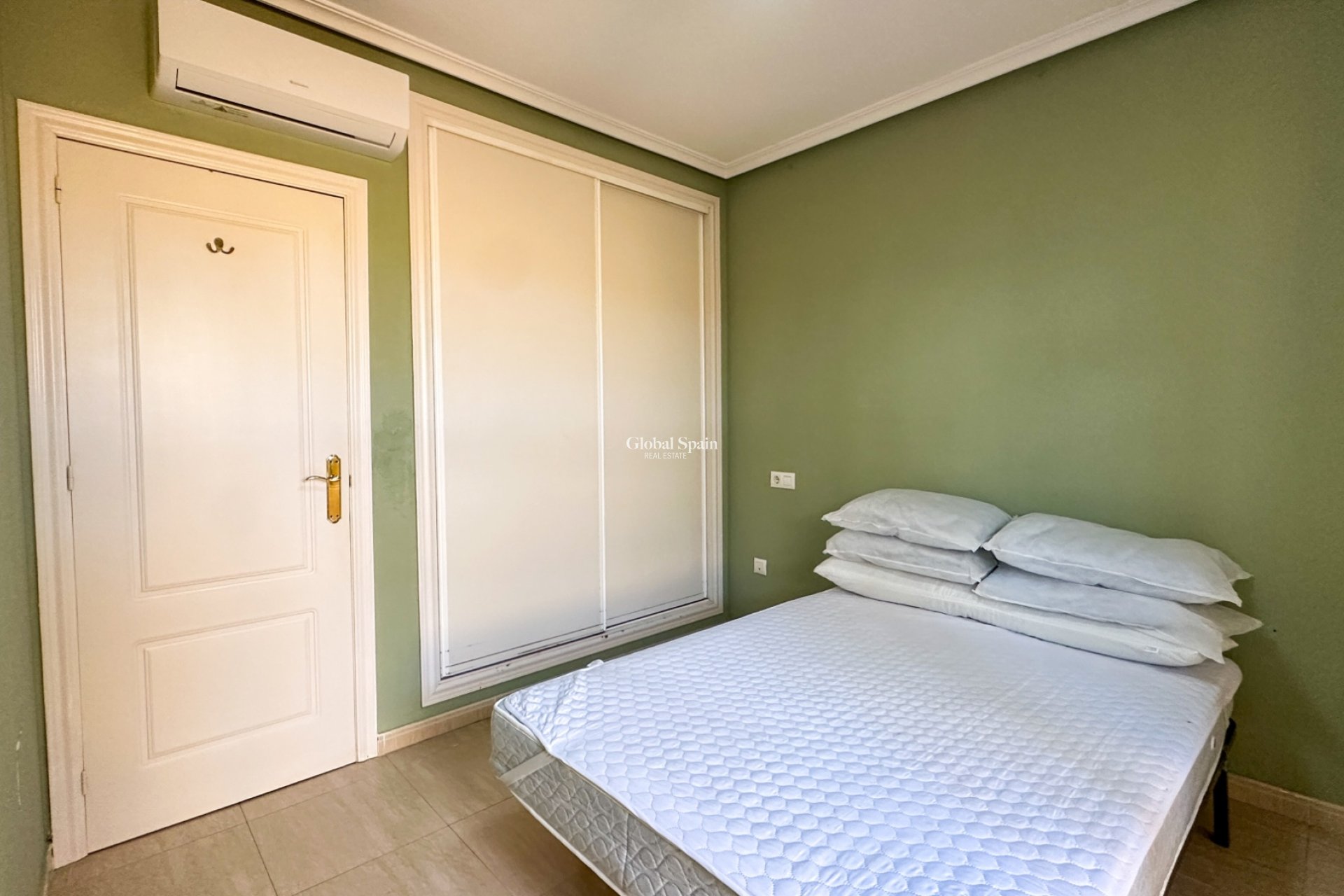 Wiederverkauf - WOHNUNG -
DAYA NUEVA - Costa Blanca Sur