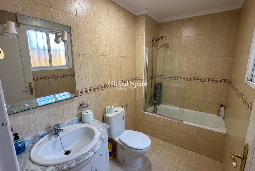 Wiederverkauf - WOHNUNG -
DAYA NUEVA - Costa Blanca Sur