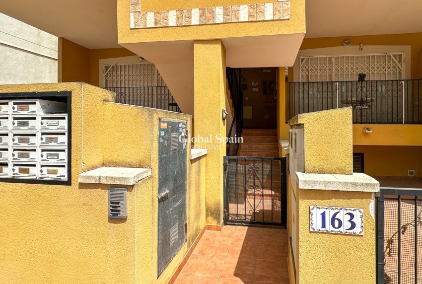 Wiederverkauf - WOHNUNG -
DAYA NUEVA - Costa Blanca Sur