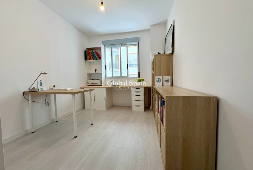 Wiederverkauf - WOHNUNG -
DENIA - Center