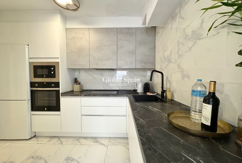 Wiederverkauf - WOHNUNG -
DENIA - Center
