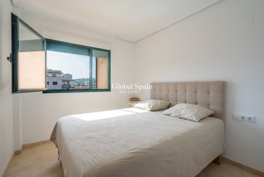 Wiederverkauf - WOHNUNG -
DENIA - Port