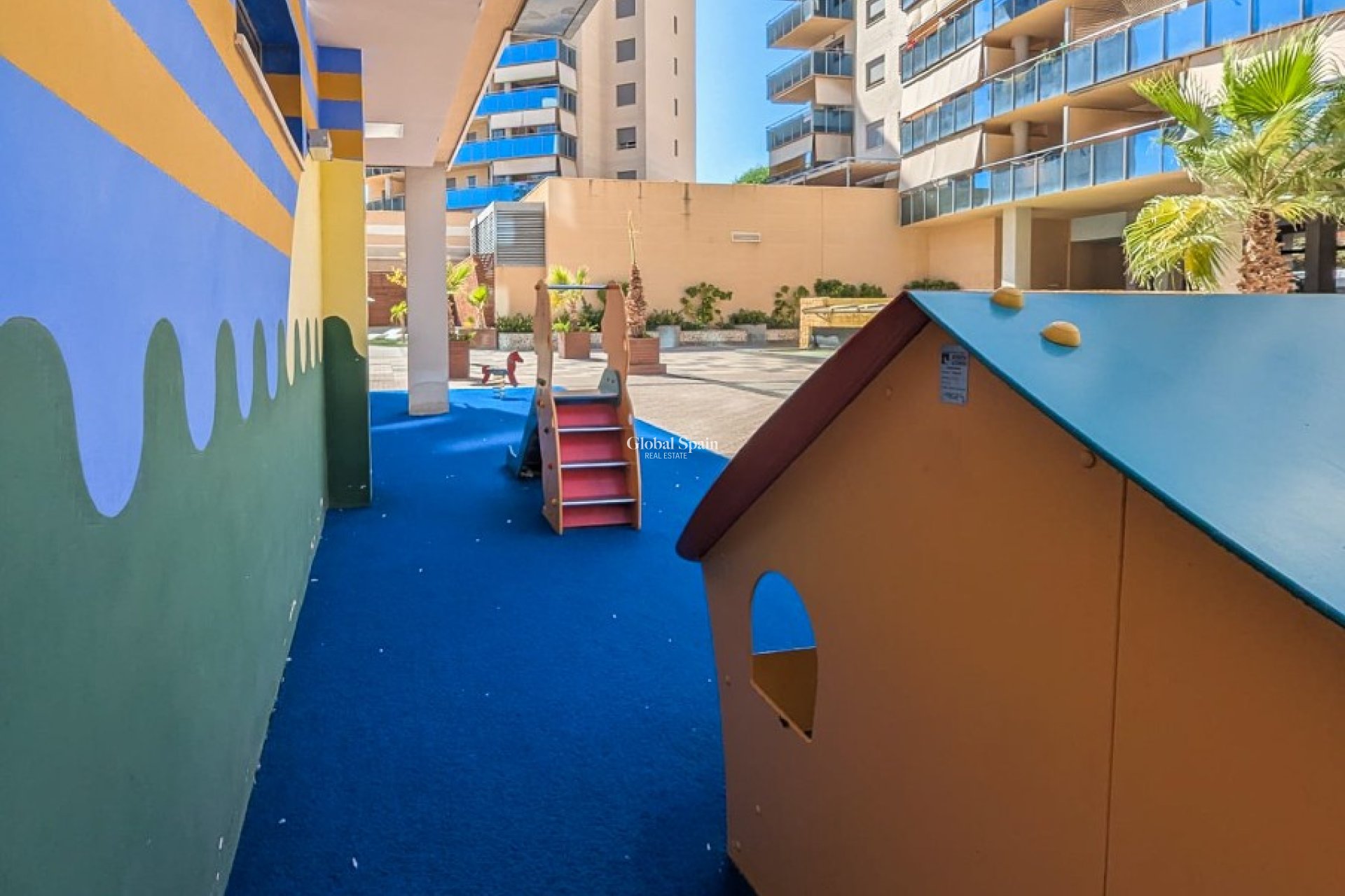 Wiederverkauf - WOHNUNG -
EL CAMPELLO - Campello