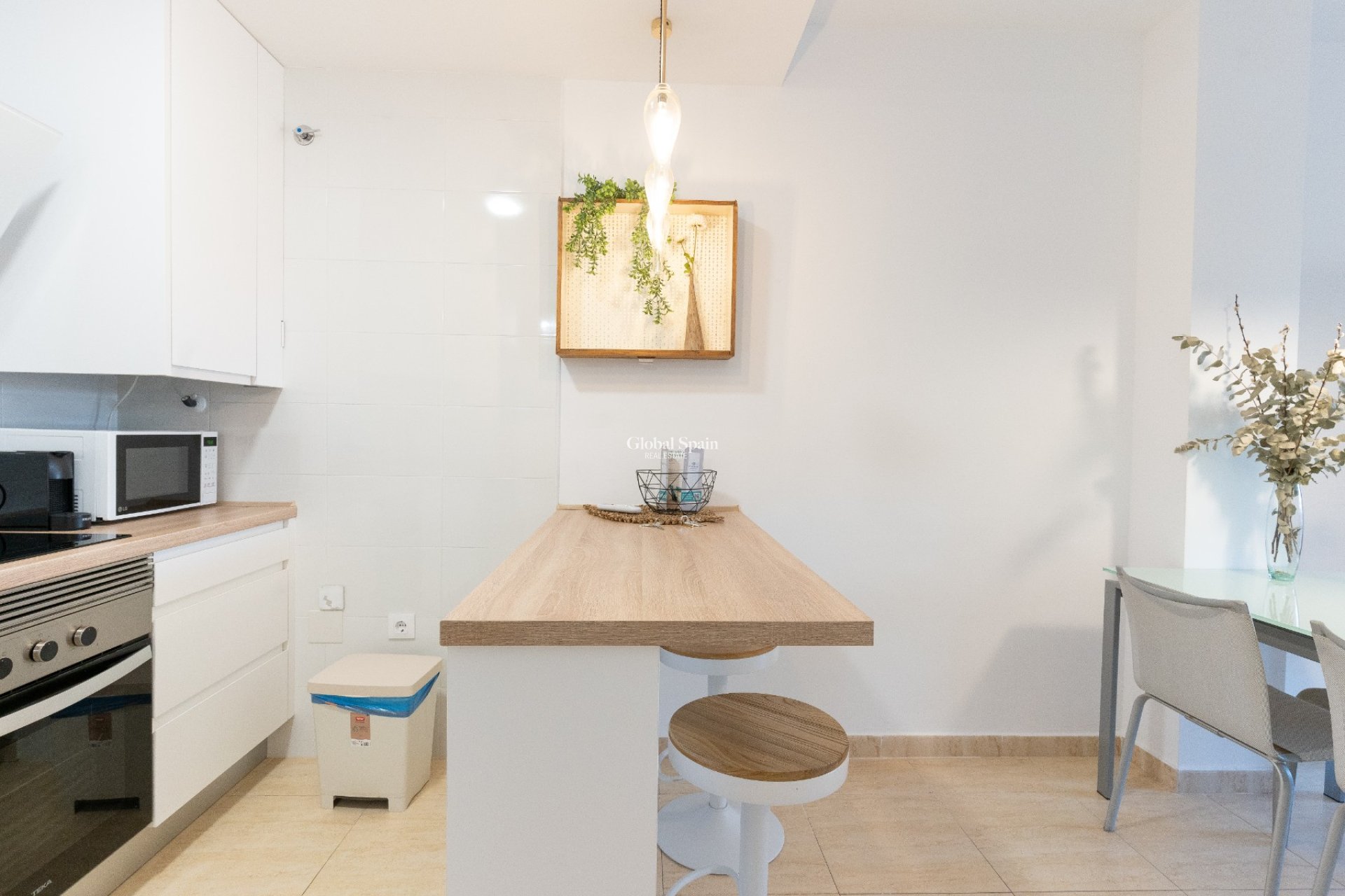 Wiederverkauf - WOHNUNG -
EL CAMPELLO - Costa Blanca