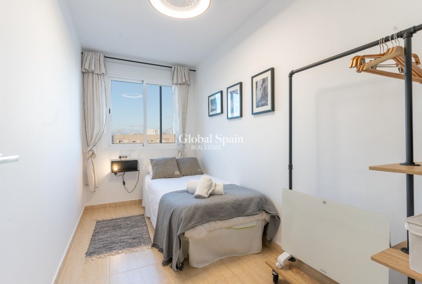 Wiederverkauf - WOHNUNG -
EL CAMPELLO - Costa Blanca