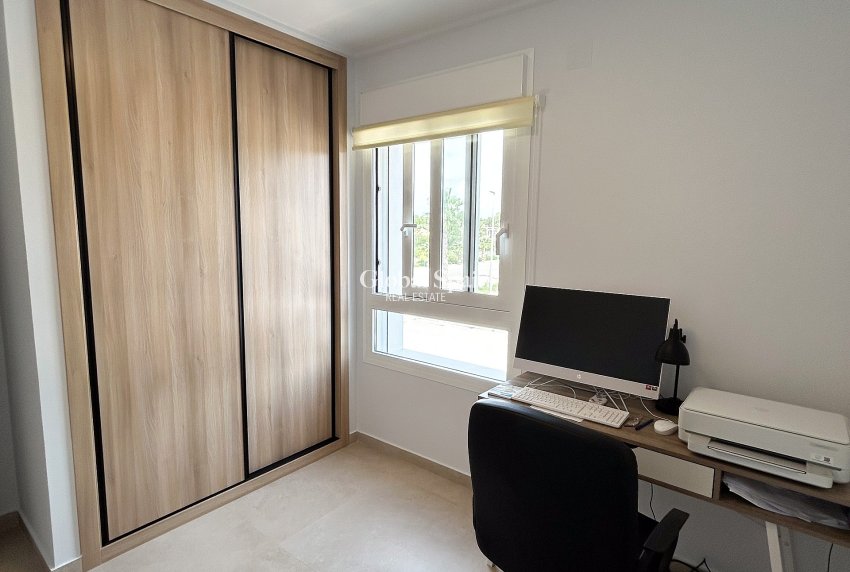 Wiederverkauf - WOHNUNG -
EL RASO - Costa Blanca