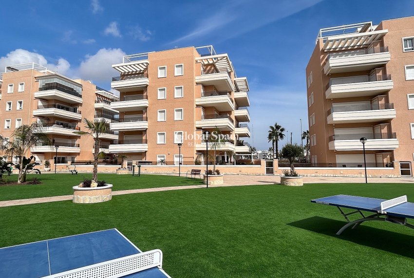 Wiederverkauf - WOHNUNG -
EL RASO - Costa Blanca