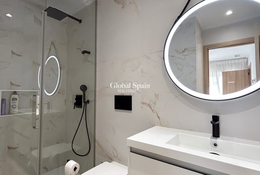 Wiederverkauf - WOHNUNG -
EL RASO - Costa Blanca