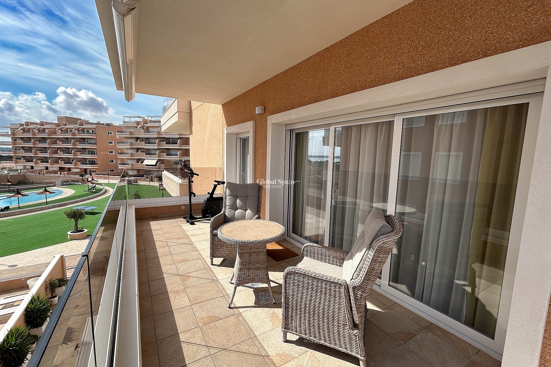 Wiederverkauf - WOHNUNG -
EL RASO - Costa Blanca