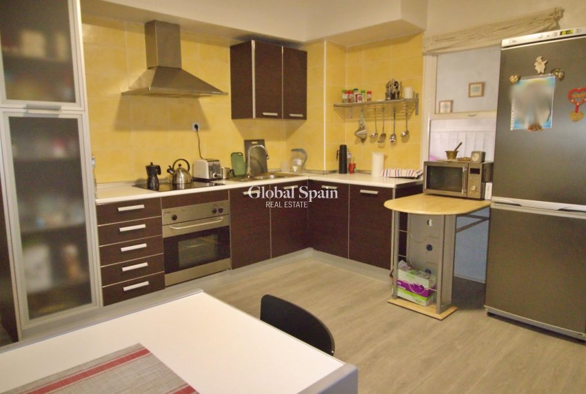 Wiederverkauf - WOHNUNG -
ELCHE - Plaza Crevillente-juzgados