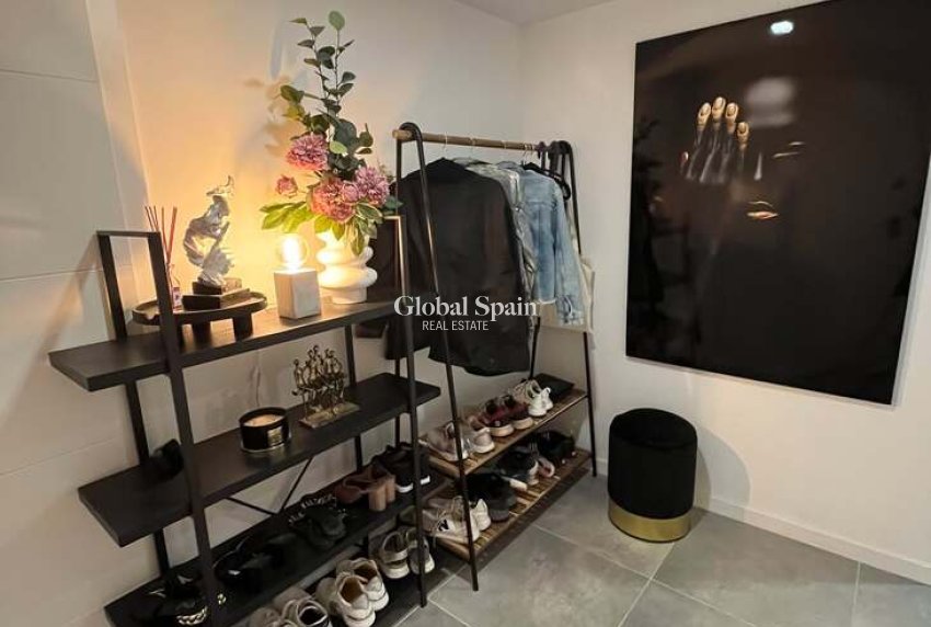 Wiederverkauf - WOHNUNG -
FINESTRAT