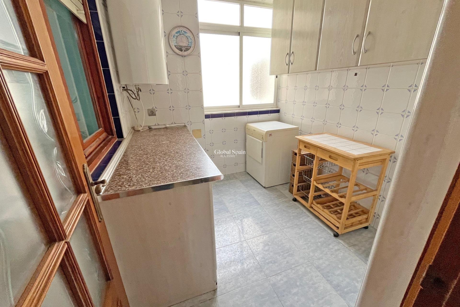 Wiederverkauf - WOHNUNG -
FORMENTERA DEL SEGURA - Palacios