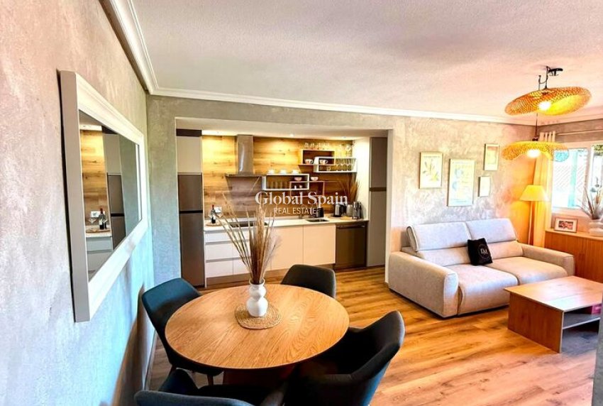 Wiederverkauf - WOHNUNG -
GRAN ALACANT - Costa Blanca