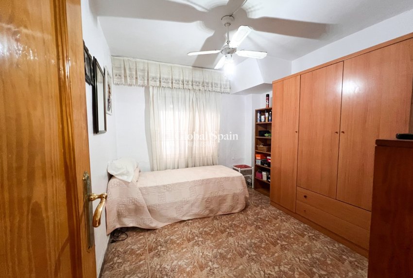 Wiederverkauf - WOHNUNG -
GUARDAMAR DEL SEGURA - Beach Guardamar