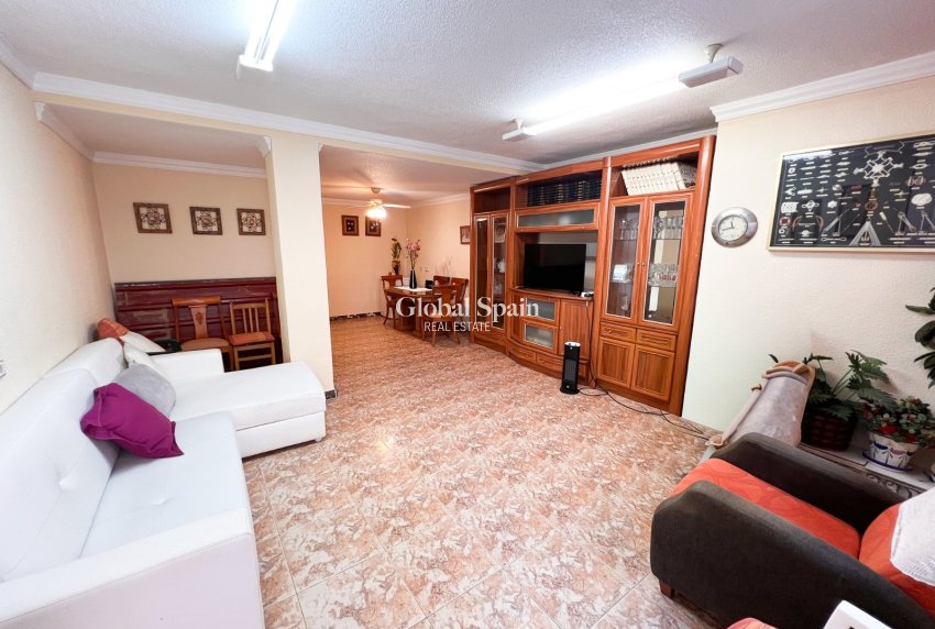 Wiederverkauf - WOHNUNG -
GUARDAMAR DEL SEGURA - Beach Guardamar