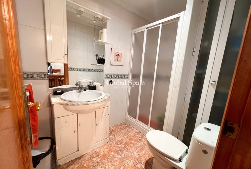 Wiederverkauf - WOHNUNG -
GUARDAMAR DEL SEGURA - Beach Guardamar