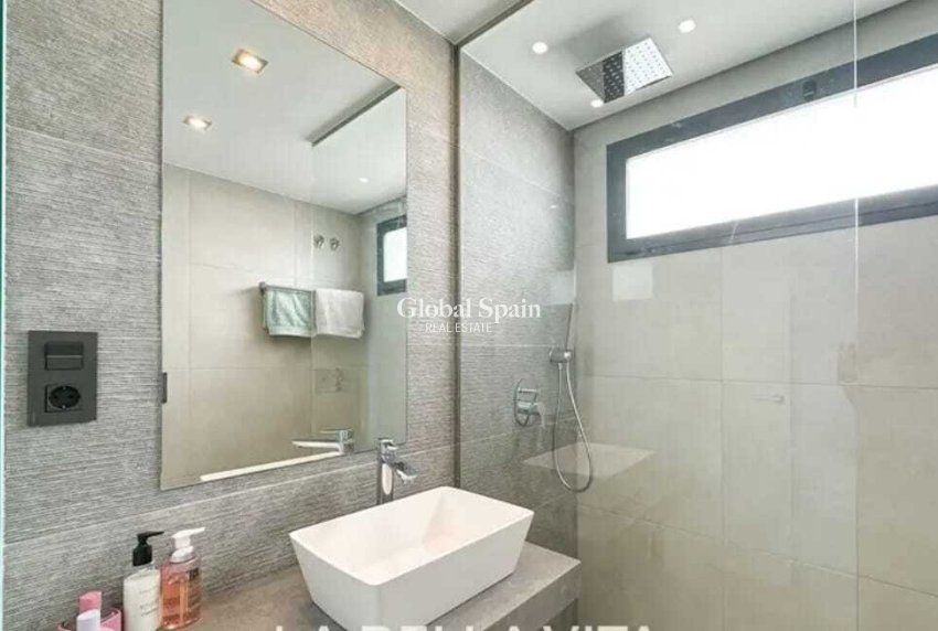 Wiederverkauf - WOHNUNG -
GUARDAMAR DEL SEGURA - Costa Blanca