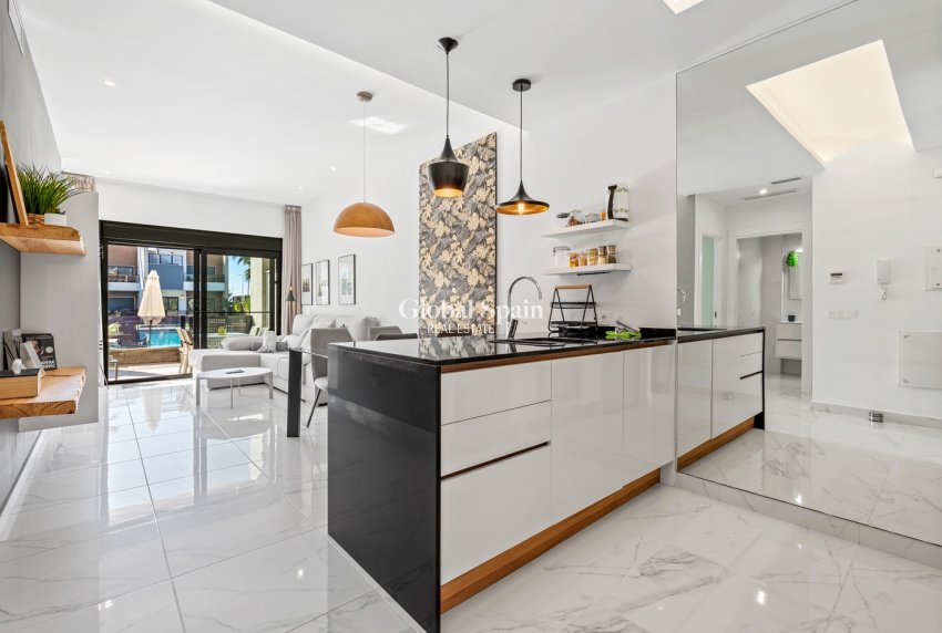 Wiederverkauf - WOHNUNG -
GUARDAMAR DEL SEGURA - Costa Blanca