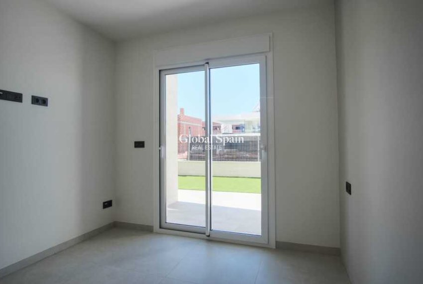 Wiederverkauf - WOHNUNG -
GUARDAMAR DEL SEGURA - Costa Blanca