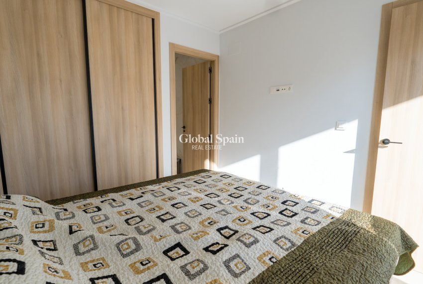 Wiederverkauf - WOHNUNG -
GUARDAMAR DEL SEGURA - El Raso