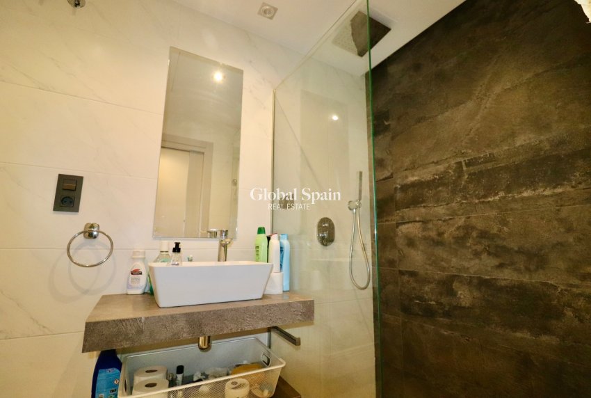 Wiederverkauf - WOHNUNG -
GUARDAMAR DEL SEGURA - Guardamar - El Raso