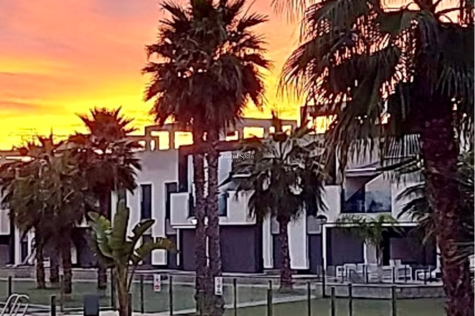 Wiederverkauf - WOHNUNG -
GUARDAMAR DEL SEGURA - Guardamar - El Raso