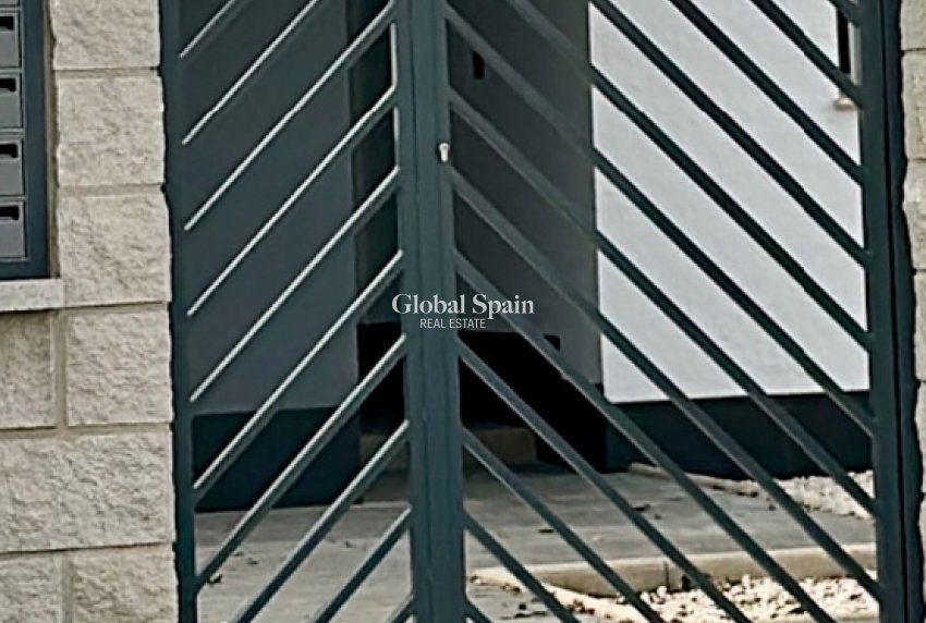 Wiederverkauf - WOHNUNG -
GUARDAMAR DEL SEGURA - Guardamar - El Raso