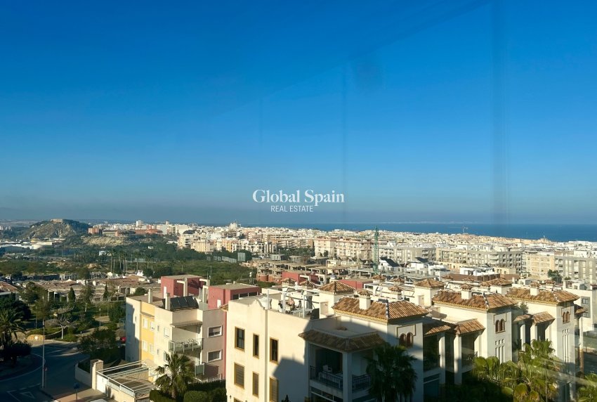 Wiederverkauf - WOHNUNG -
GUARDAMAR DEL SEGURA - Marjal Beach