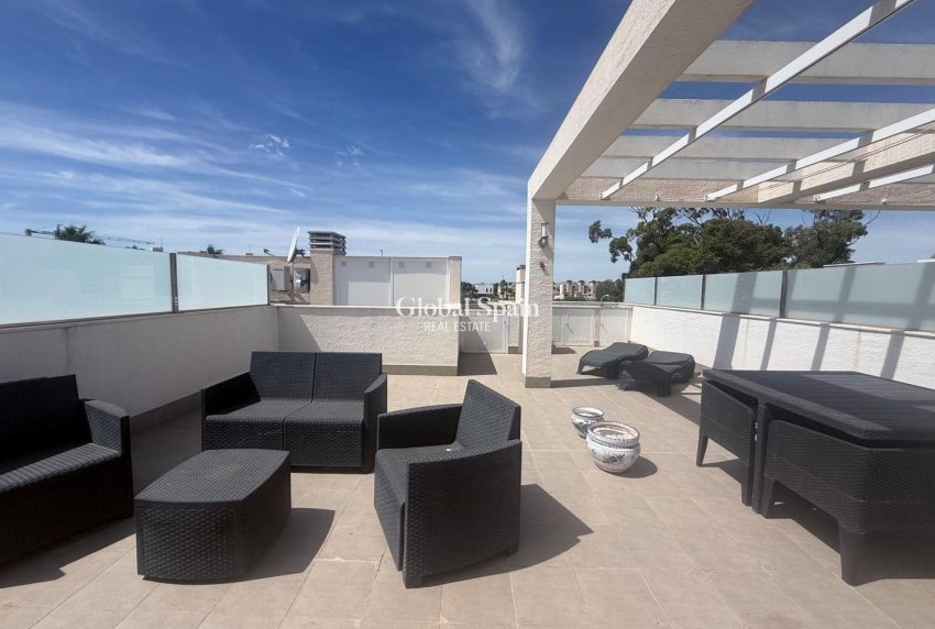 Wiederverkauf - WOHNUNG -
GUARDAMAR DEL SEGURA - Oasis Beach